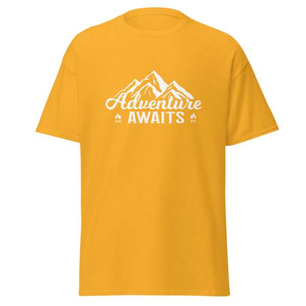 Adventure Awaits - Unisex T-shirt - Bild 10